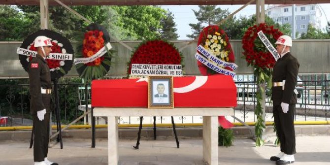 Tedavi gördüğü hastanede vefat eden Albay Erol Buran, Çankırı'da toprağa verildi