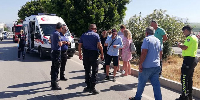 Minibüs refüje çıktı; 11'i turist 12 kişi yaralandı