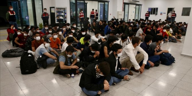 Afganistan uyruklu 236 düzensiz göçmen sınır dışı edildi