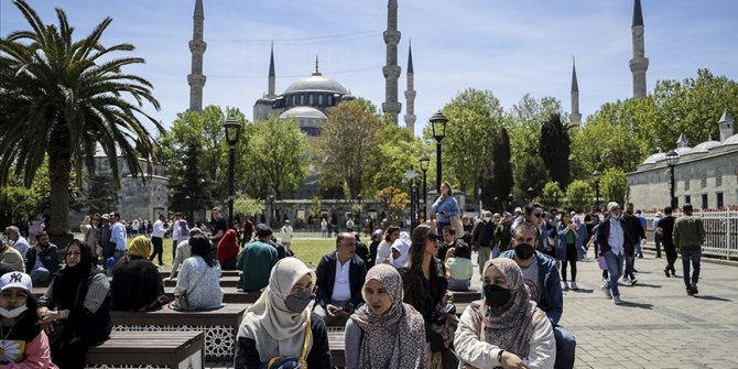 İstanbul'a nisanda gelen turist sayısı 2021'in aynı ayına göre yüzde 133 arttı