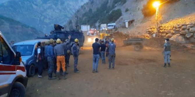 Hakkari'de, maden ocağında göçük altında kalan işçi kurtarıldı