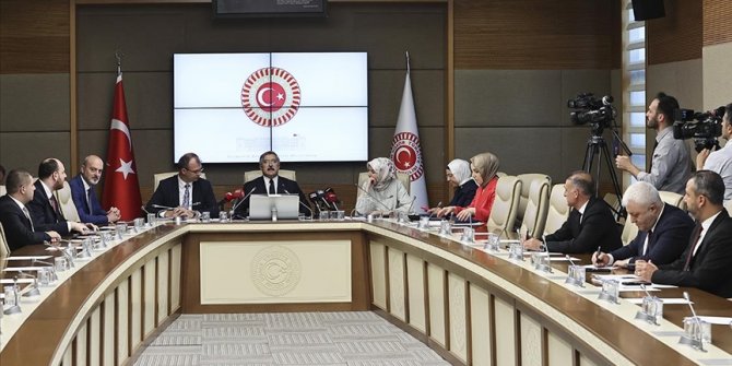 TBMM Dijital Mecralar Komisyonunda, sosyal medya ve internet haberciliği düzenlemesi benimsendi