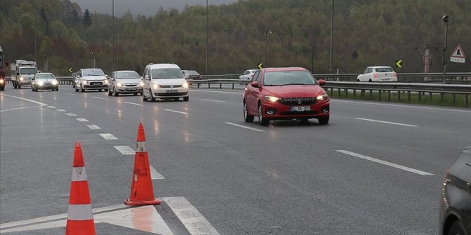Otoyollarda otomobillerin hız sınırları yükseltildi