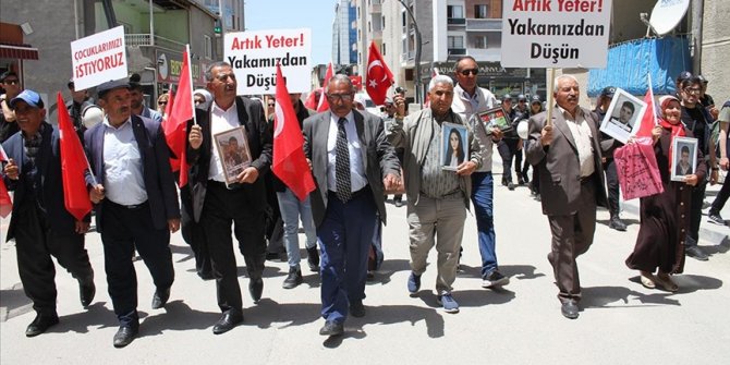 Vanlı aileler HDP İl Başkanlığı önündeki eylemlerini sürdürdü