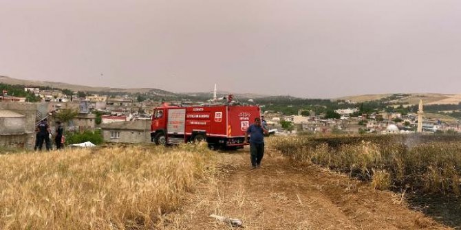 Gaziantep’te arpa ekili tarlada yangın