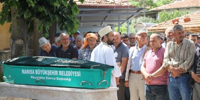 Ateşe verdiği evde oğluyla birlikte ölen baba toprağa verildi