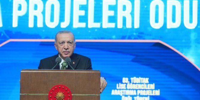 Erdoğan: Bunlar bırakın uzaya insan göndermeyi gökyüzüne kağıttan uçak bile fırlatamaz