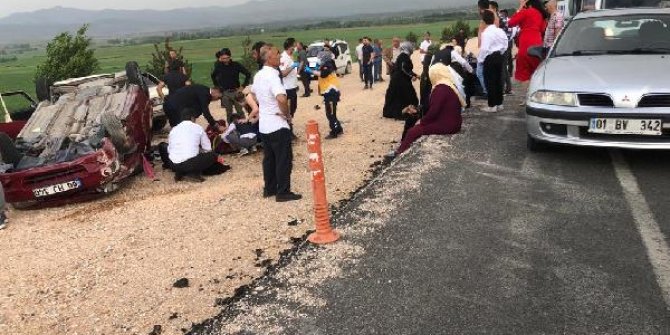 Tokat'ta iki otomobil çarpıştı: 10 yaralı