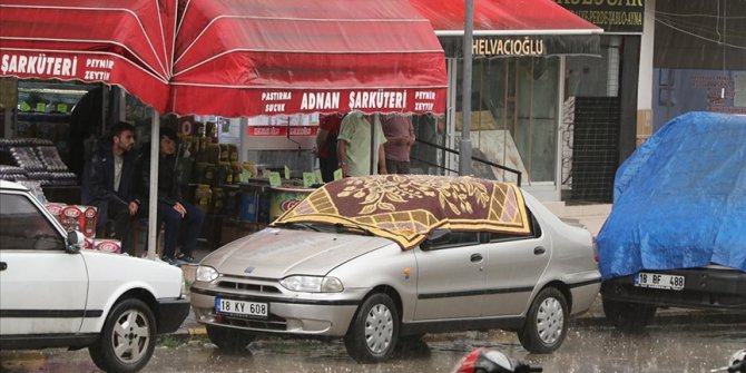 Çankırı'da dolu ve sağanak etkili oldu