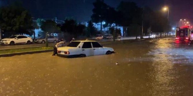 Kırıkkale'de sağanak günlük yaşamı olumsuz etkiledi