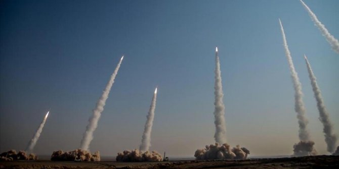 Kuzey Kore kısa menzilli 8 balistik füze denemesi yaptı