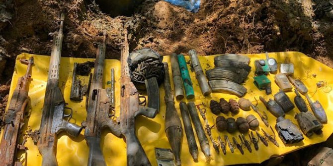 Teröristlerin mühimmat deposu olarak kullandığı sığınak imha edildi