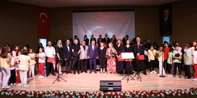 Keçiören Yunus Emre Kültür Merkezi’nde TSM korosu konser verdi