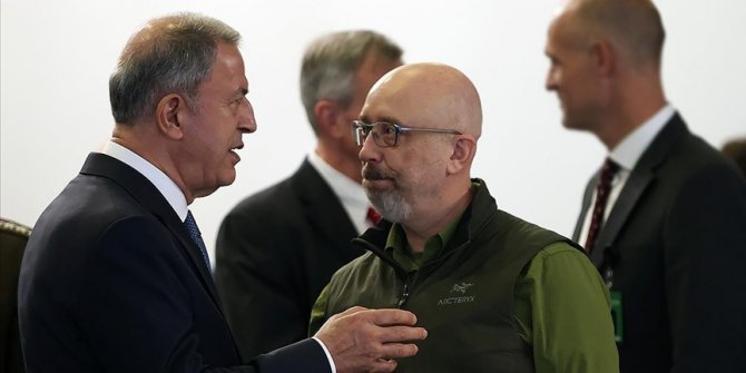 Milli Savunma Bakanı Akar, Ukraynalı mevkidaşı Reznikov ile görüştü