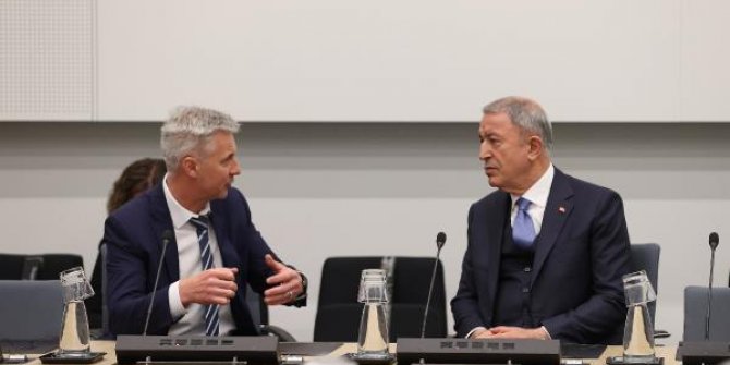 Bakan Akar, Letonyalı mevkidaşı Pabriks ile görüştü