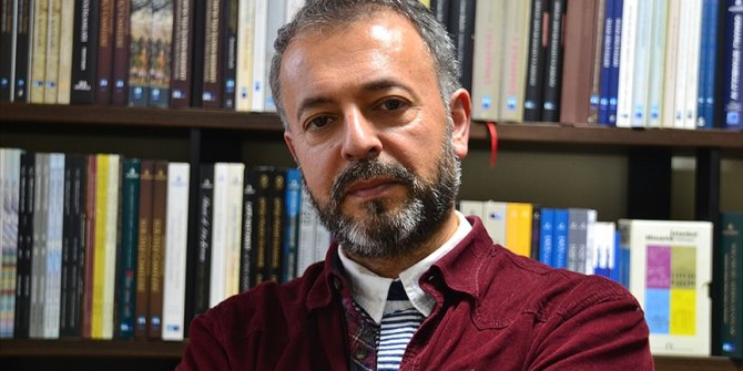 Yazar ve şair Mevlana İdris Zengin vefat etti