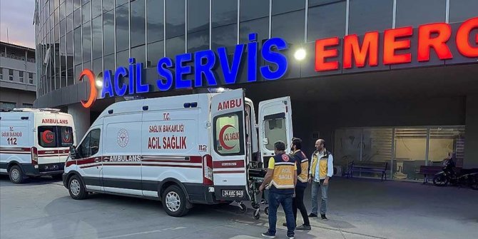 Erzincan'da 81 öğrenci gıda zehirlenmesi şüphesiyle hastaneye kaldırıldı