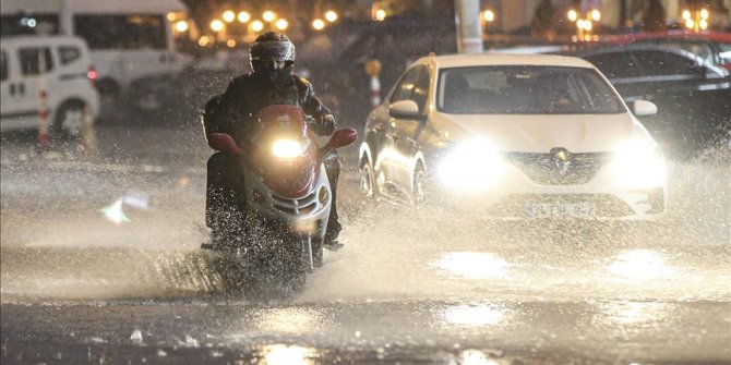 Meteoroloji'den sağanak yağış ve sel tehlikesi uyarısı