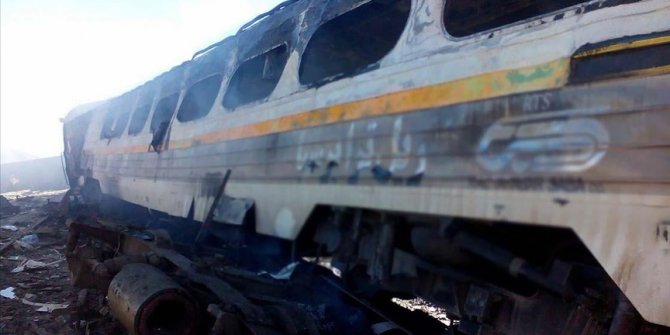 İran'da yolcu treninin raydan çıkması sonucu 17 kişi öldü