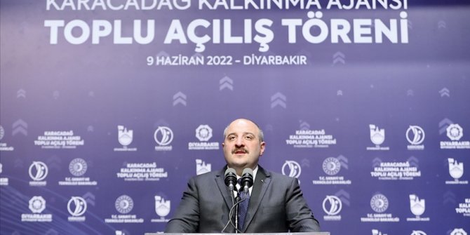 Bakan Varank: Barış maskesi altında terörü körükleyenlerin derdi hiçbir zaman Diyarbakır olmadı