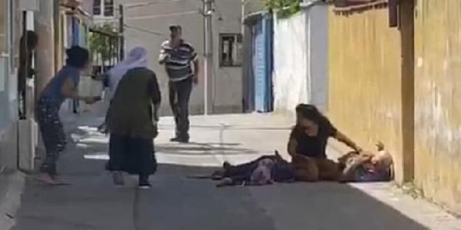 Köpek tartışmasında aynı aileden 3 kişiyi öldürdü; olay anı görüntülendi