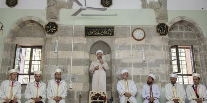 Diyanet İşleri Başkanı Erbaş, Tunceli'de hafızlık icazet merasimine katıldı