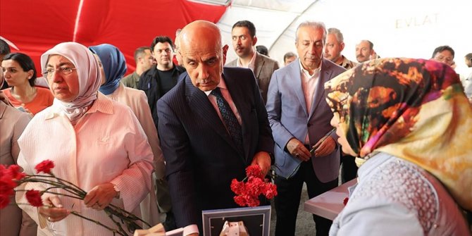 Tarım ve Orman Bakanı Kirişci, Diyarbakır annelerini ziyaret etti