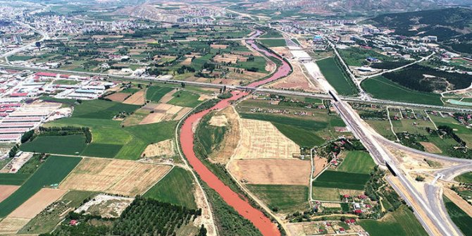 'Kızılırmak rengini mineralli ultrabazik magmatik kayaçlardan alıyor'