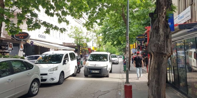 Kızılay Konur 2 Sokak esnafı araç trafiğinden dertli: "kapatılmasını istiyoruz"