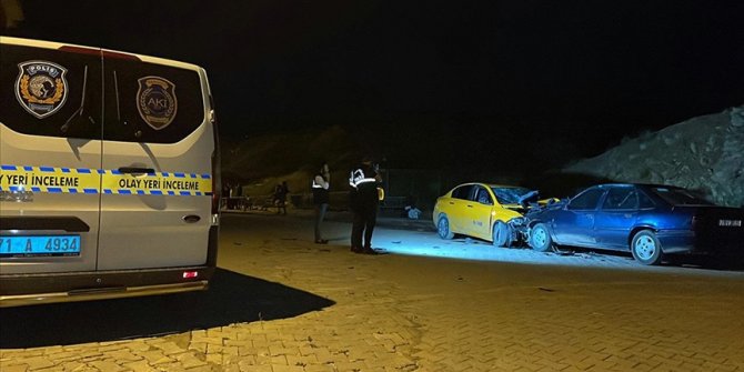 Kırıkkale'de bir kişinin aracını düğündeki davetlilerin üzerine sürmesi sonucu 20 kişi yaralandı