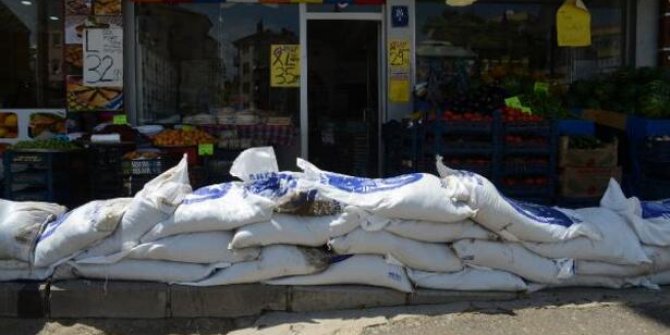 Akyurt'ta su baskınına karşı kum torbalı önlem