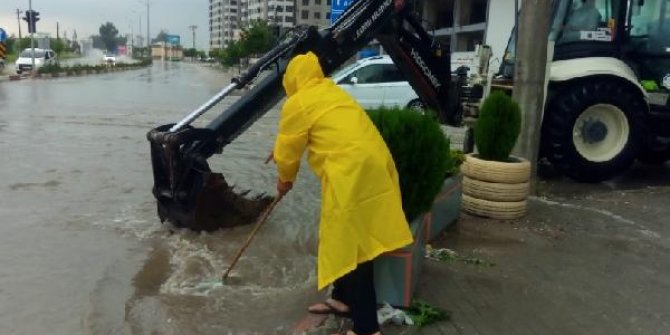 Osmaniye'de sağanak yağış hayatı olumsuz etkiledi