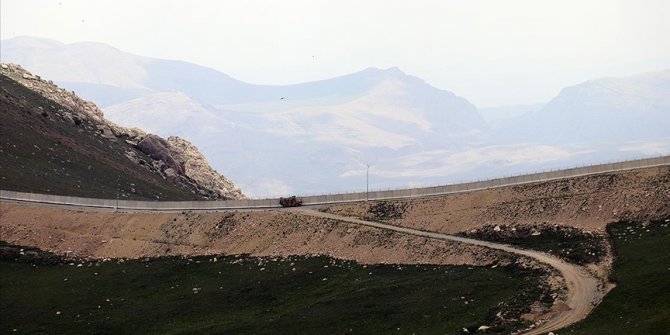 Türkiye-İran sınırı kamera ve sismik sensörlerle gece gündüz gözetleniyor