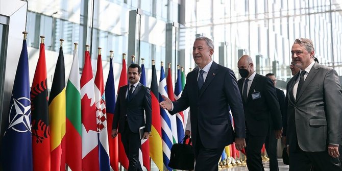 Milli Savunma Bakanı Akar, NATO Karargahı'na geldi