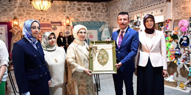 Emine Erdoğan Altındağlı kadınların gurur gününe ortak oldu