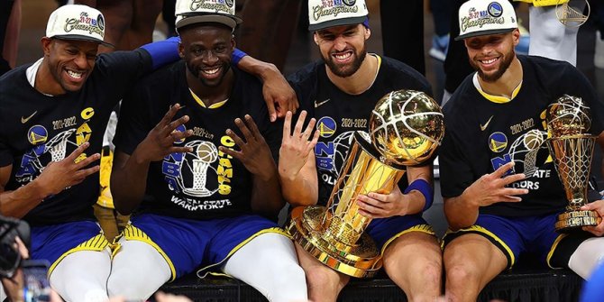 NBA'de 2021-2022 sezonunun şampiyonu Golden State Warriors