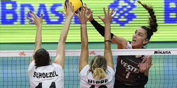 A Milli Kadın Voleybol Takımı, Almanya'yı 3-0 mağlup etti