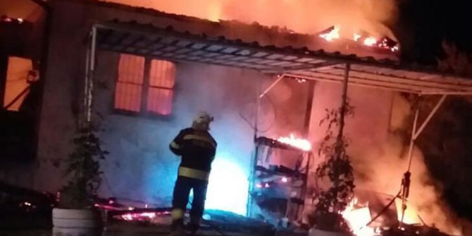 Bedensel engelli, yanan evinde can verdi