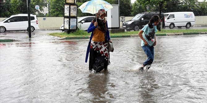 Meteorolojiden gök gürültülü sağanak uyarısı