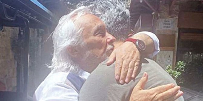 Müjdat Gezen hakkında yakalama kararı bulunan Gezi davası firarisi Mehmet Ali Alabora ile Yunan adasında buluştu