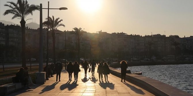 Hava sıcaklıkları cumadan itibaren hissedilir derecede azalacak