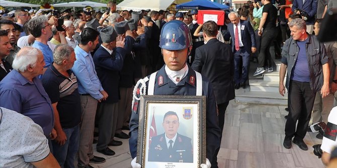 Şehit Uzman Çavuş Turgut İçen son yolculuğuna uğurlandı