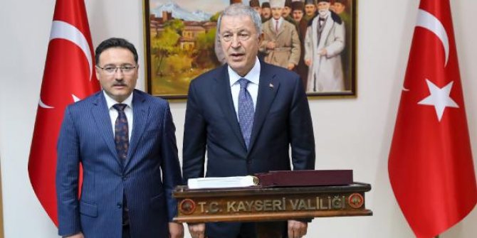 Bakan Akar'dan Kayseri Valisi Çiçek'e ziyaret