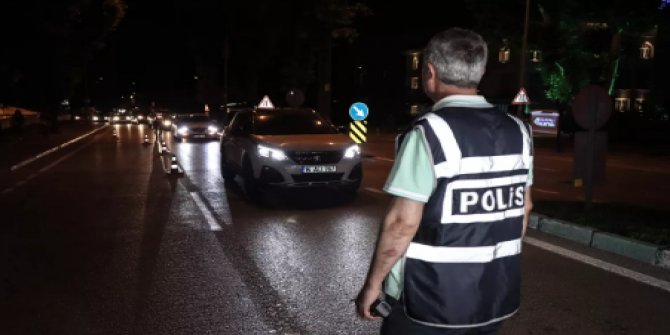 Bursa'da 450 polisin katılımıyla "Dinamit-2" uygulaması yapıldı