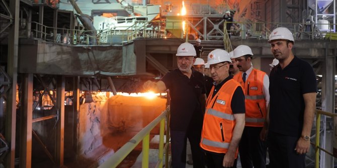 Oktay, Cezayir'de çalışan Türk işçilerle bir araya geldi