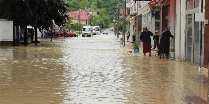 Meteorolojiden Batı Karadeniz için 'kırmızı', Ankara için 'sarı' alarm