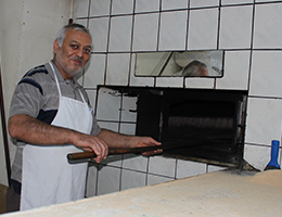 Garibanların Babası Akif Amca