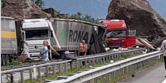 Artvin'de heyelan: 1 ölü, 2 yaralı var