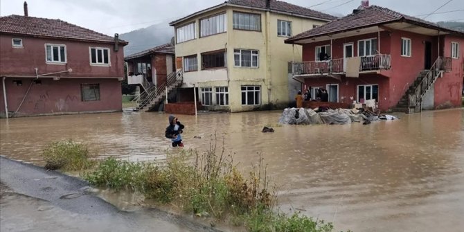 Karabük'te sağanak hayatı olumsuz etkiliyor