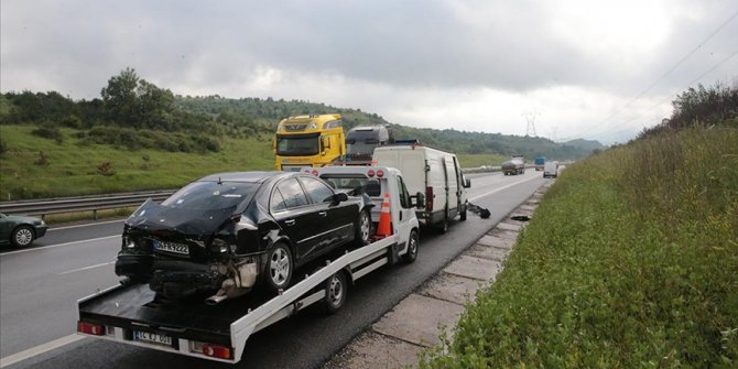 Anadolu Otoyolu'nda zincirleme trafik kazasında 10 kişi yaralandı